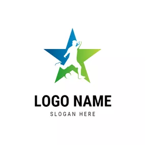 サッカーのロゴ Gradient Star and Football Player logo design