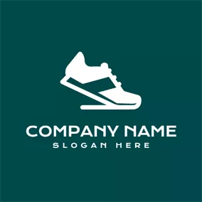 運動鞋 Logo Green and White Track Shoe logo design