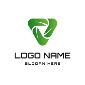 融合 Logo Green Triangle and Fusion logo design
