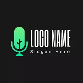 播客 Logo Simple Green Microphone and Podcast logo design